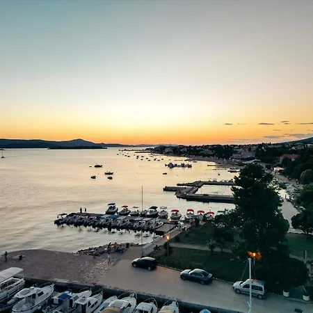 Boutique Rogovo فندق 4*